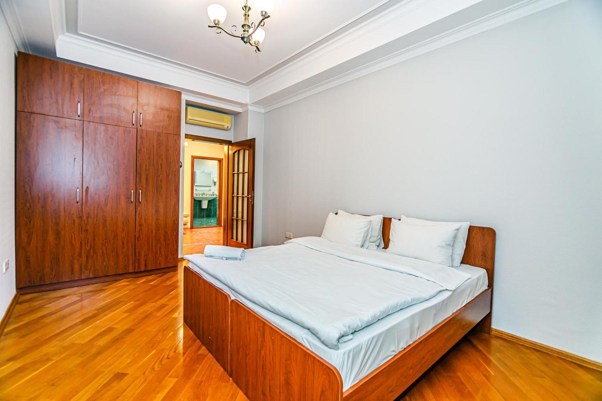 Delux Apartament In Center Apartment Baku Ngoại thất bức ảnh