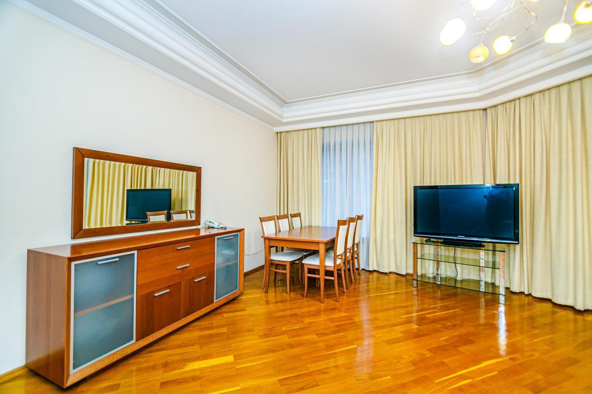 Delux Apartament In Center Apartment Baku Ngoại thất bức ảnh