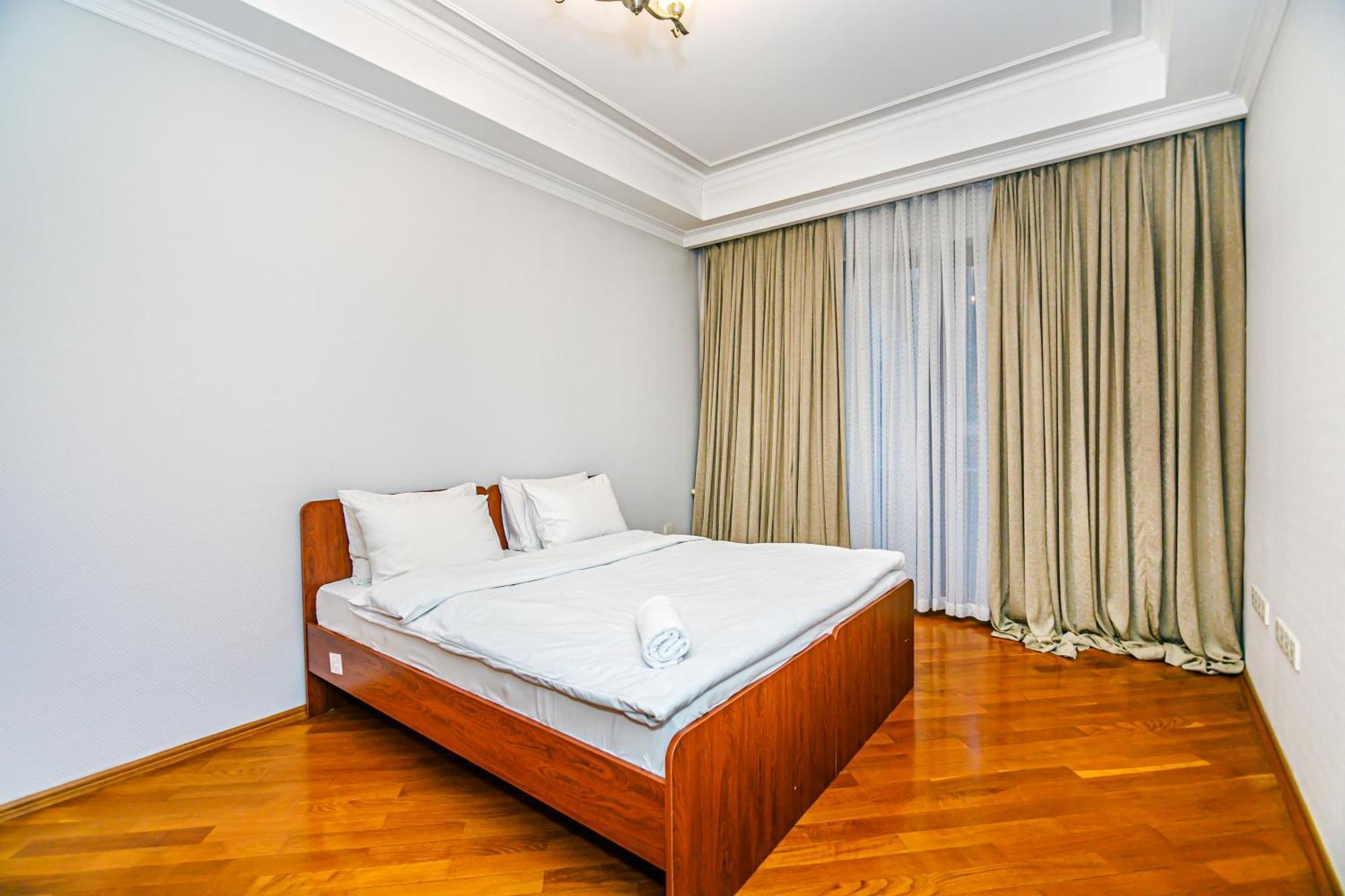 Delux Apartament In Center Apartment Baku Ngoại thất bức ảnh